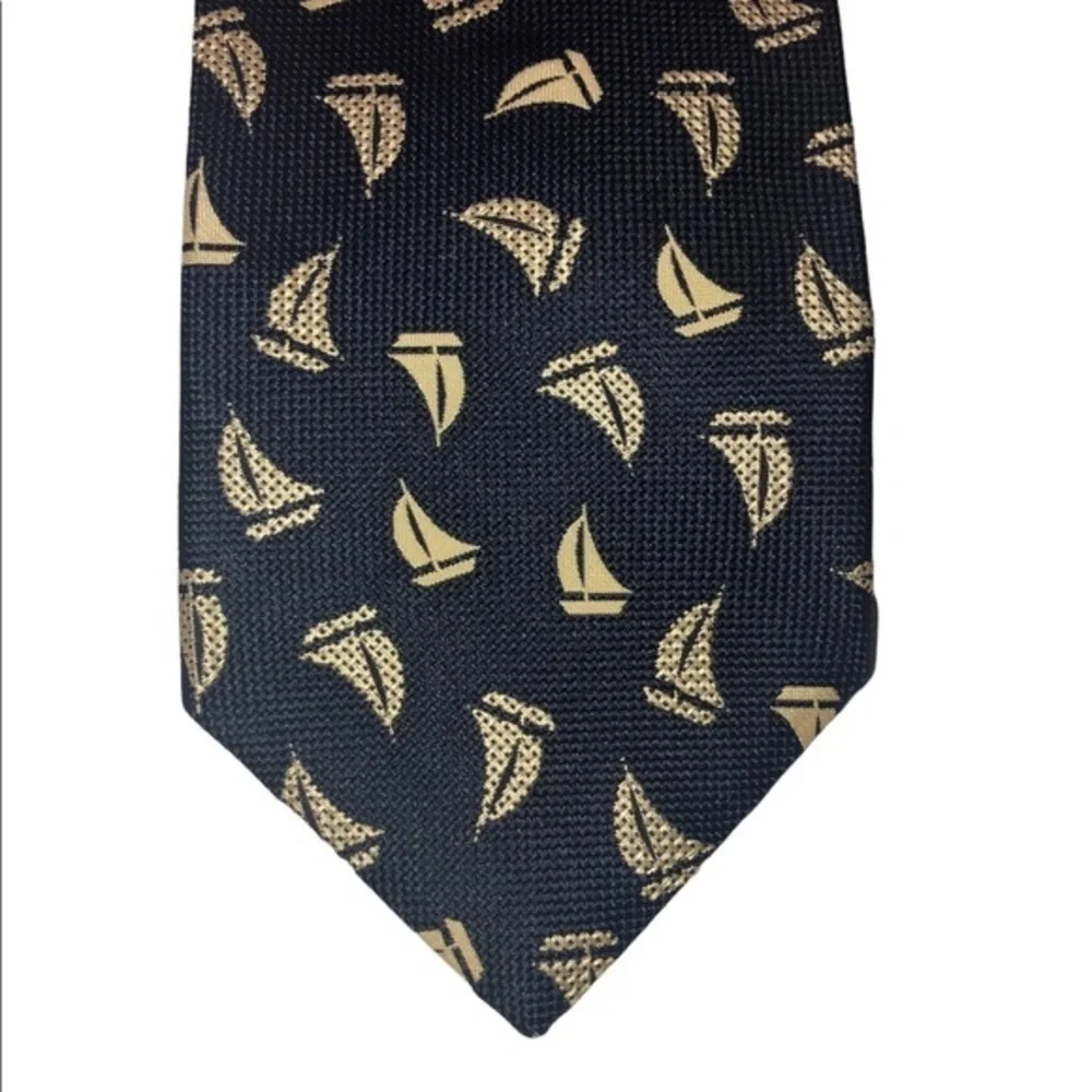 Metropolitan View Isaac Zelcher navy blue & cream textured silk sailboat tie 4”